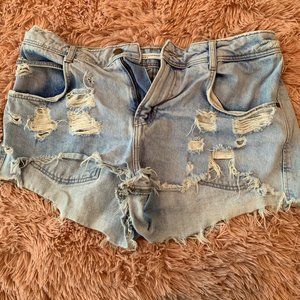 Zara Distressed Denim Shorts SZ 8